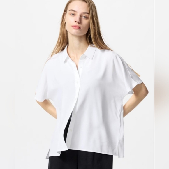 Uniqlo Tops - Uniqlo White Button Up Blouse Size Medium Collar Boxy Top Short Sleeve Preppy